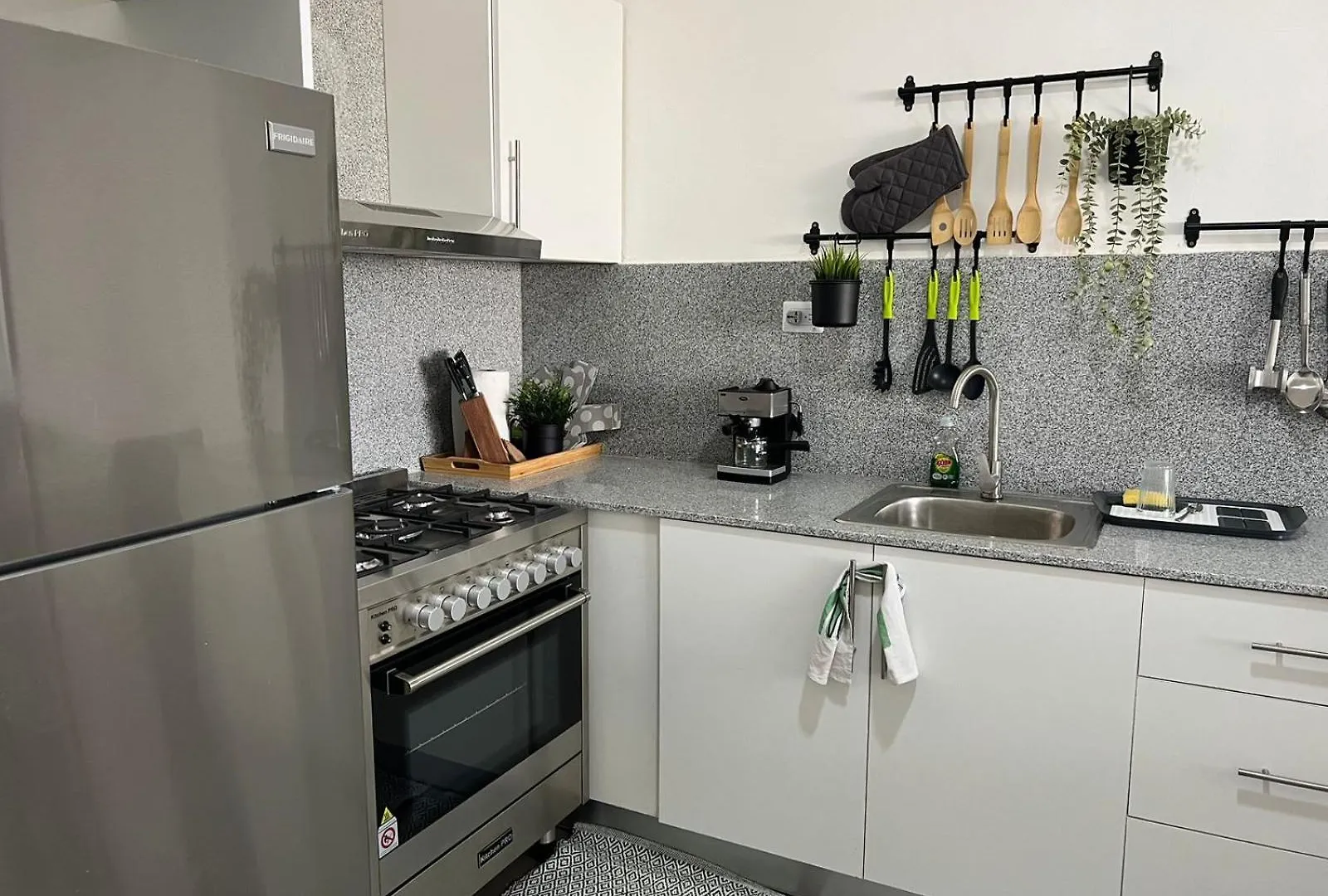 A Solo 13 Minutos Caminando A Playa, 2 Niveles De Apartamento 1 Habitacion Con Jacuzzy Privado 蓬塔卡纳