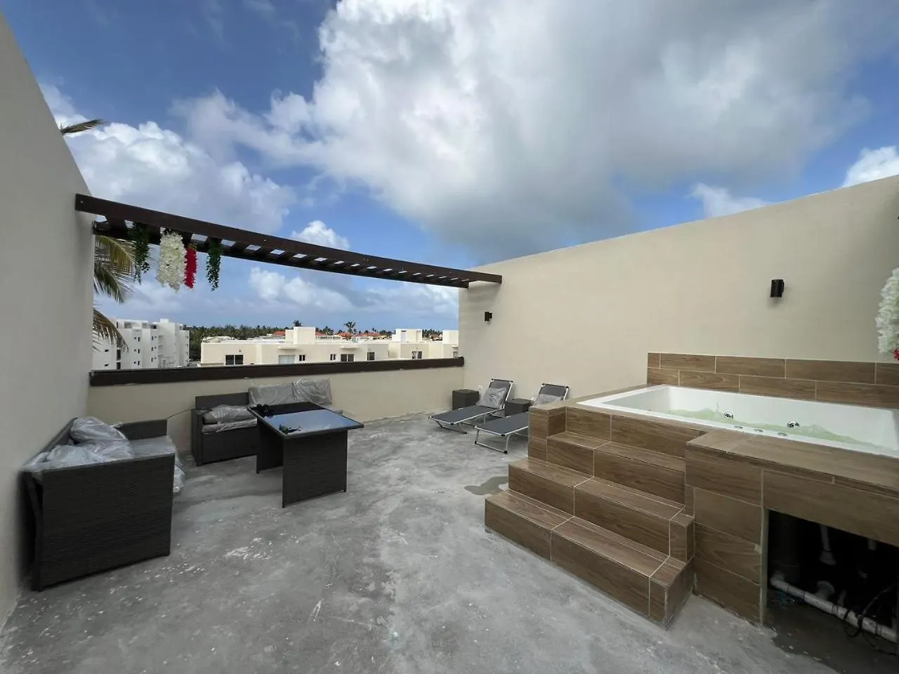 A Solo 13 Minutos Caminando A Playa, 2 Niveles De Apartamento 1 Habitacion Con Jacuzzy Privado 蓬塔卡纳 多米尼加共和国