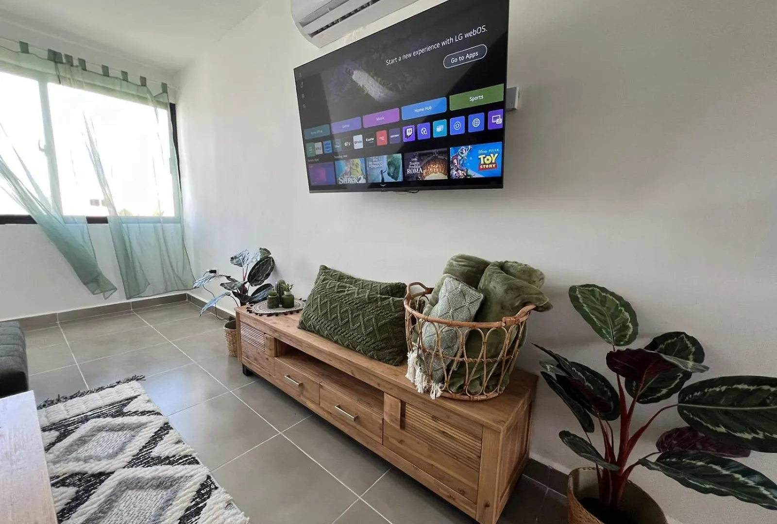 A Solo 13 Minutos Caminando A Playa, 2 Niveles De Apartamento 1 Habitacion Con Jacuzzy Privado Punta Cana